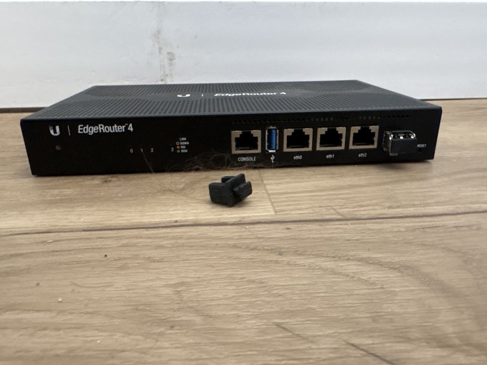 Ubiquiti EdgeRouter ER4 + SFP 1G Multi-Mode Optical Module