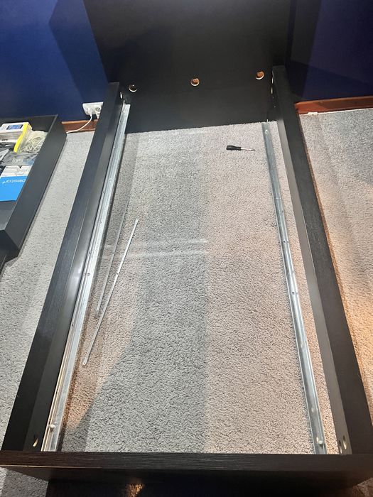 Łóżko Malm Ikea 90x200 z pojemnikami