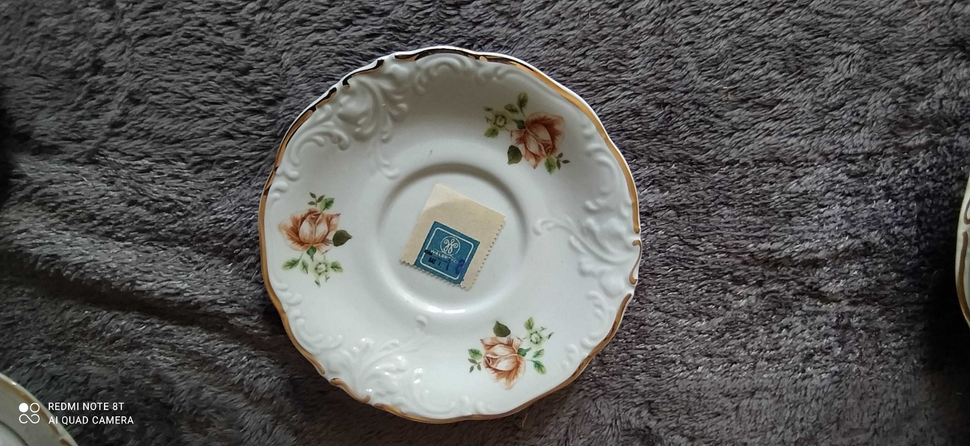 Zestaw pięknych filiżanek i talerzyków porcelana WAWEL z PRLu.Nowe.