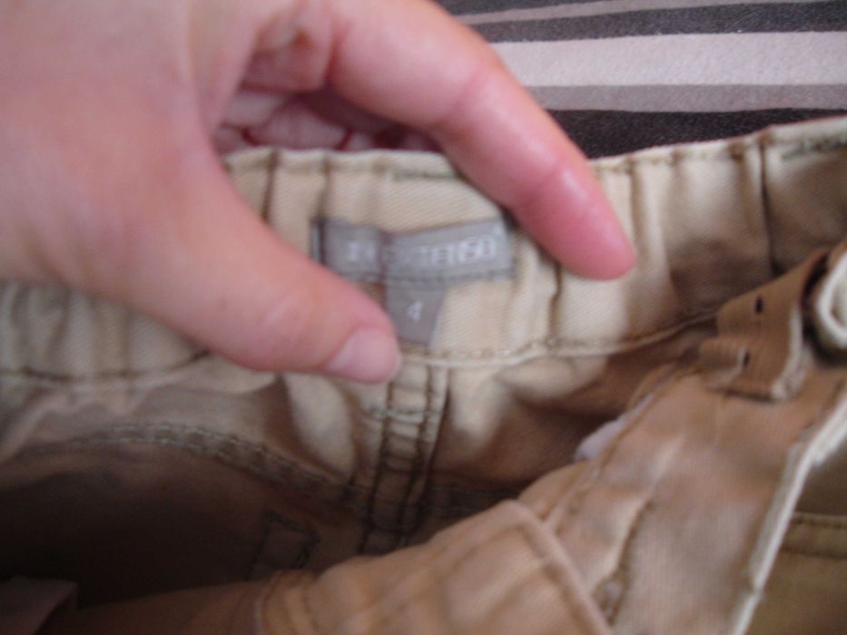 1 Sweat Azul 1 calça Beje 4 anos