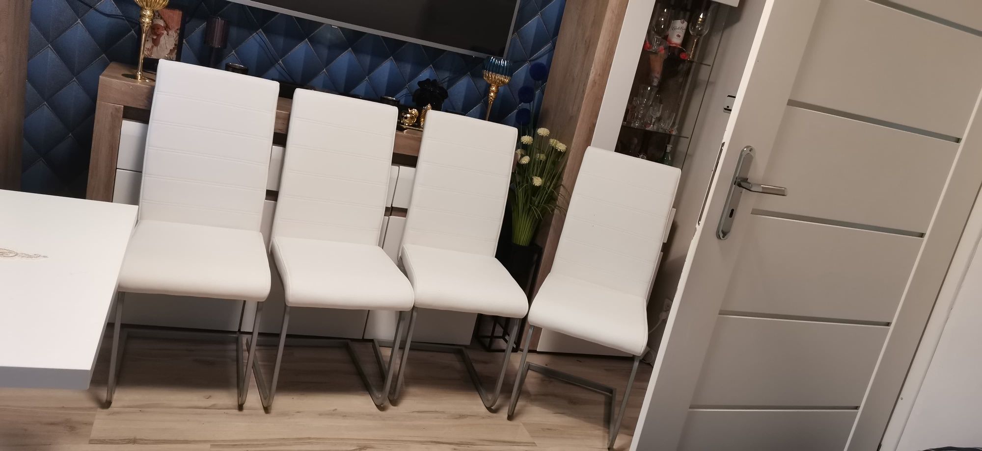 Sprzedam 4 krzesła