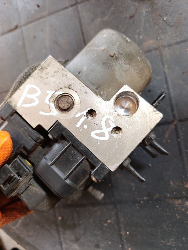 Pompa hamulcowa ABS servo volkswagen passat B5 audi a4 b5