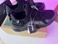 Adidasy z odblaskową powierzchnią Cropp 46