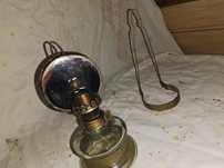 Lampa naftowa z lusterkiem