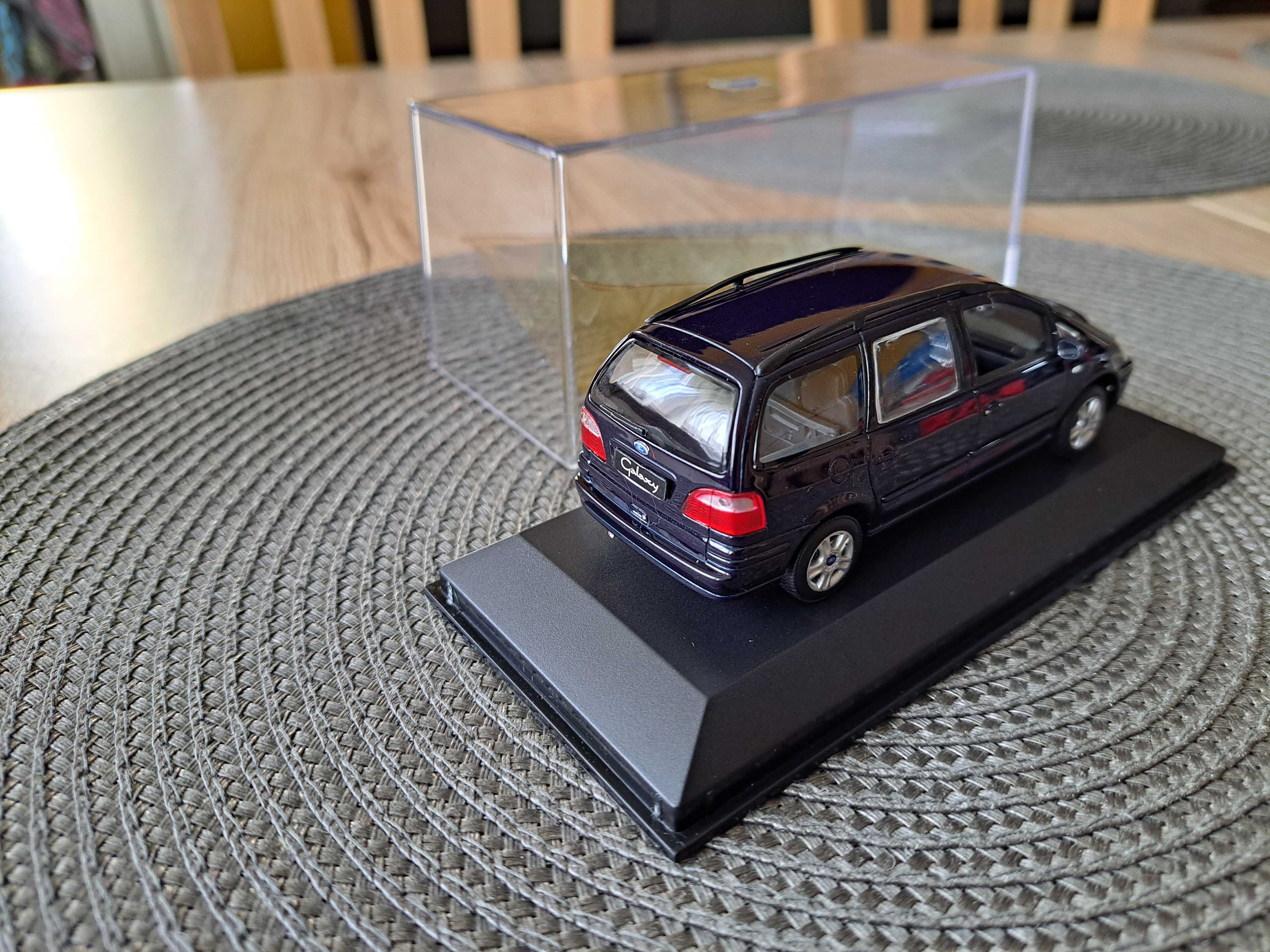 Ford Galaxy mk2 czarny Minichamps 1:43