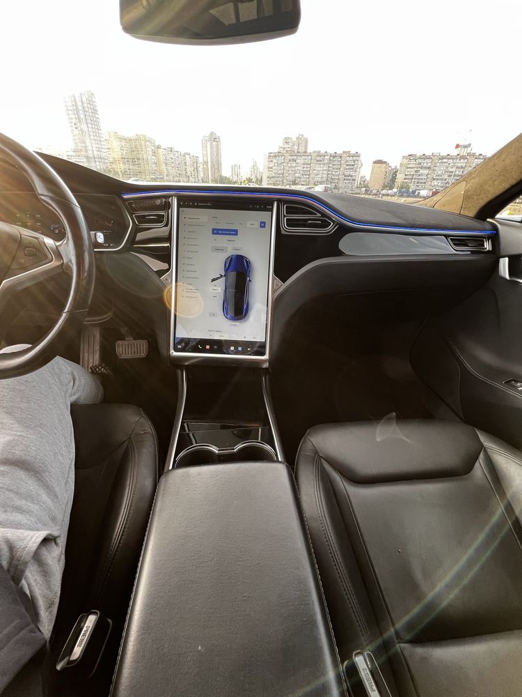 Tesla model S 90D