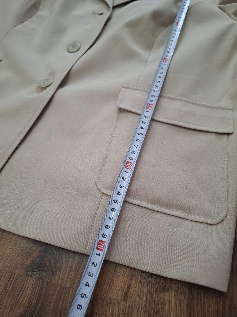 Beżowy garnitur damski marynarka żakiet spodnie casual 48 xxxxl