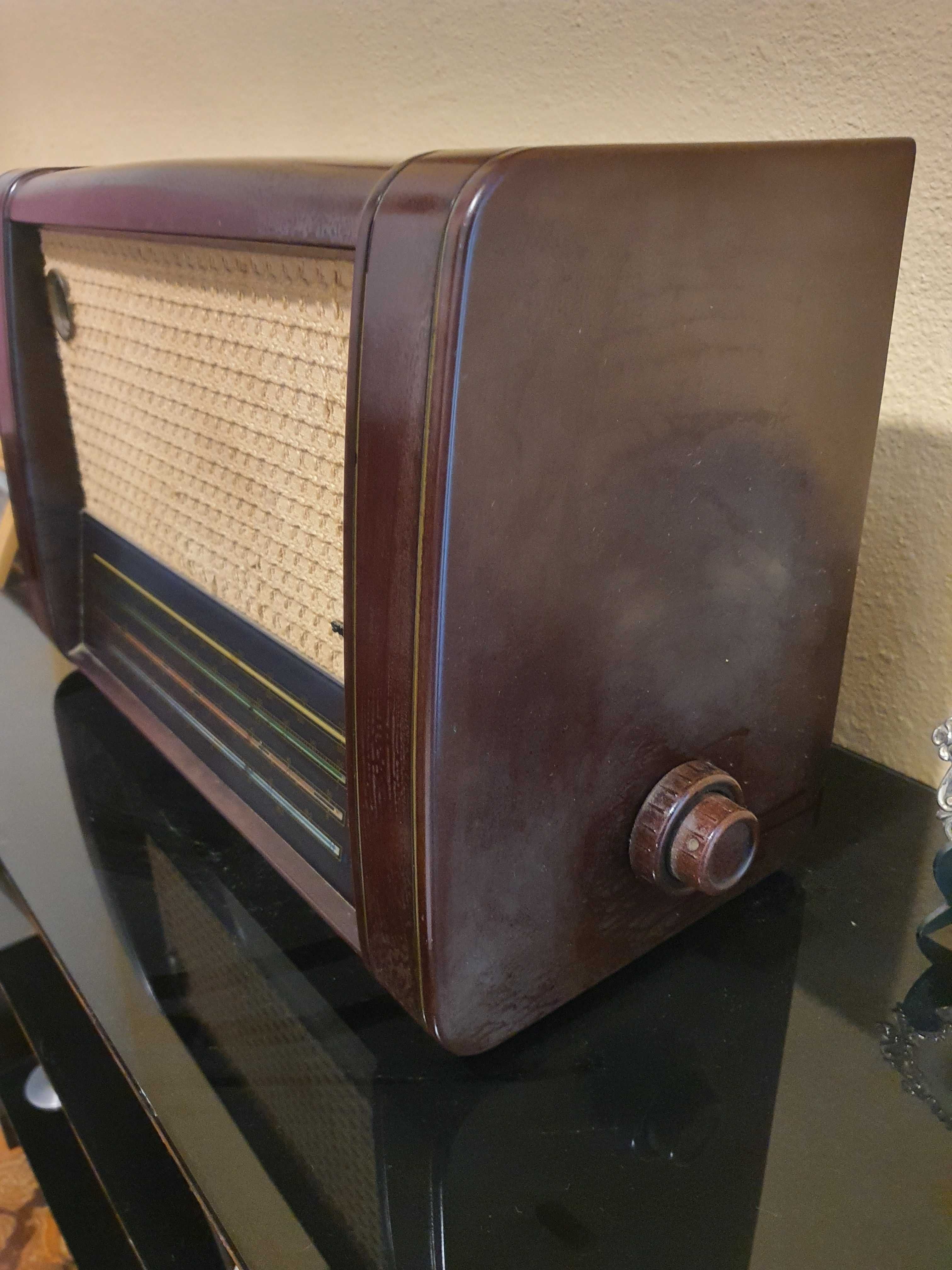 Radio vintage Siemens do ano 1950