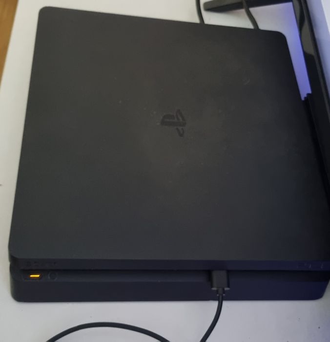 Ps4 500gb com acessórios