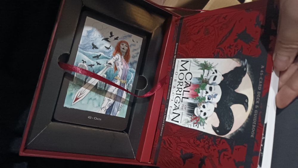 Call of the Morrigan Oracle (Оракул "Зов Морриган").