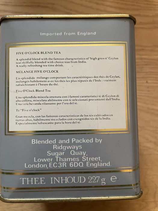 Stara puszka z angielska herbata. Kolekcjonerska Retro vintage prl