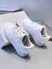 Nike Air Force 1 Low‘07 White  37.5