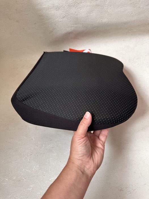 Автомобільна подушка на сидіння