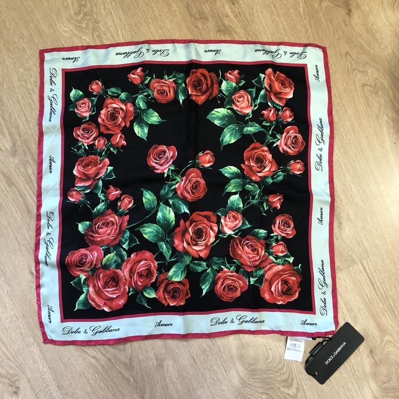 Платок шелковый в розах Dolce & Gabbana шовкова хустка троянди