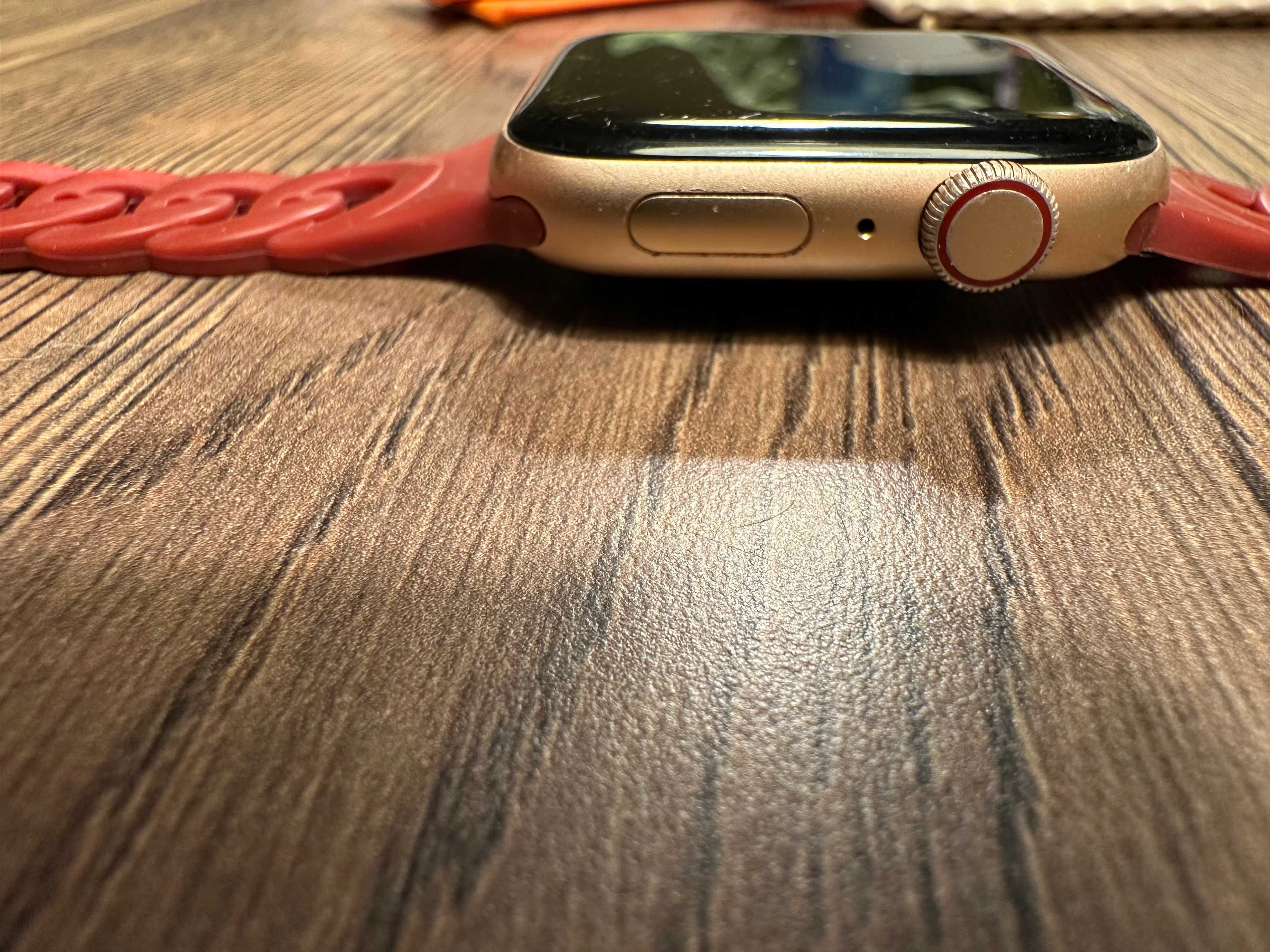 Apple Watch SE 44mm, polska dystrybucja. 5 pasków w zestawie.