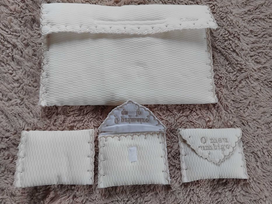 Bolsa para toalhetes e recordações do bébé