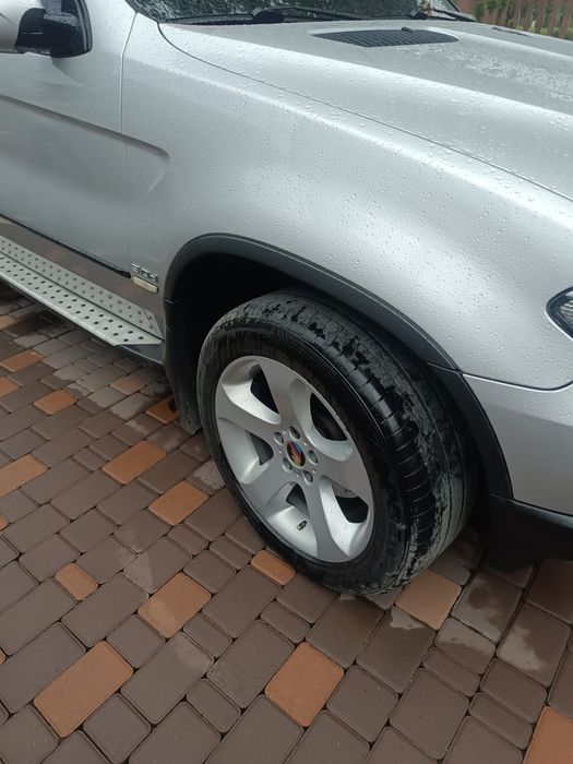 Продам машину bmw X5
