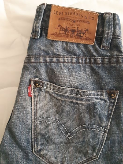 Calção da Levi's 8 anos.
