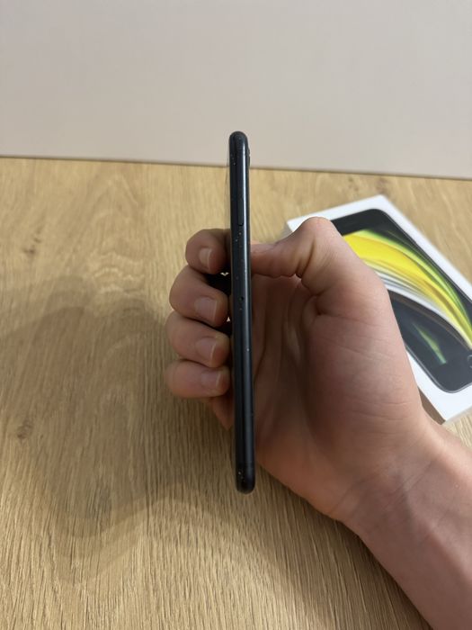 IPhone SE 2020 Czarny 64GB