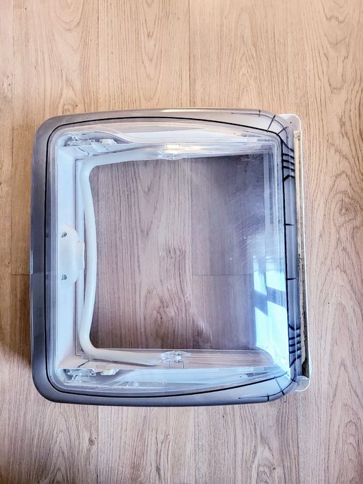 Okno dachowe do kampera przyczepy