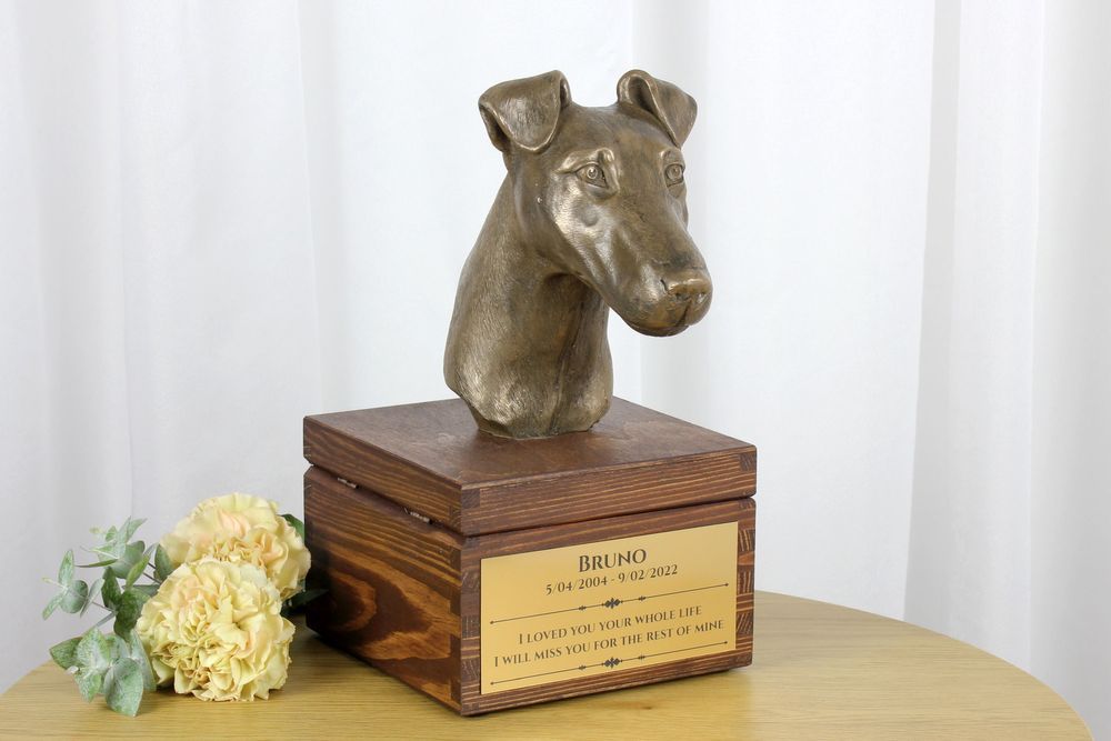 Foksterier krótkowłosy  urna na skrzynce brązowa Art-Dog