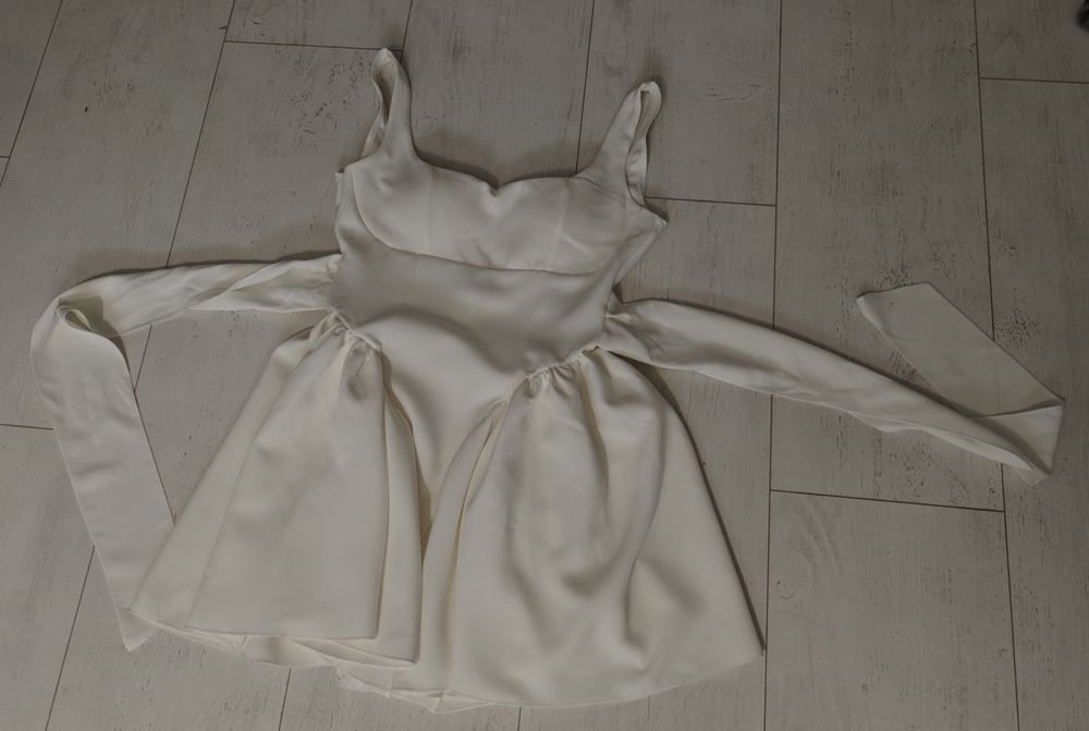 Nowa  Biała sukienka rozm s