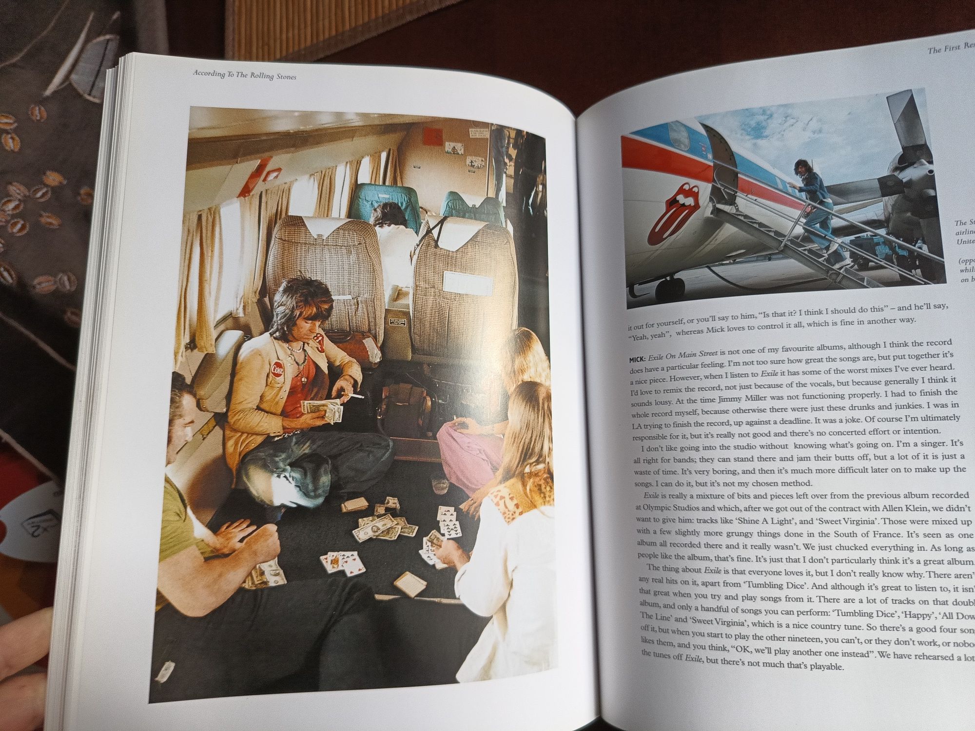 "According to The Rolling Stones." Książka ze wspomnieniami muzyków.