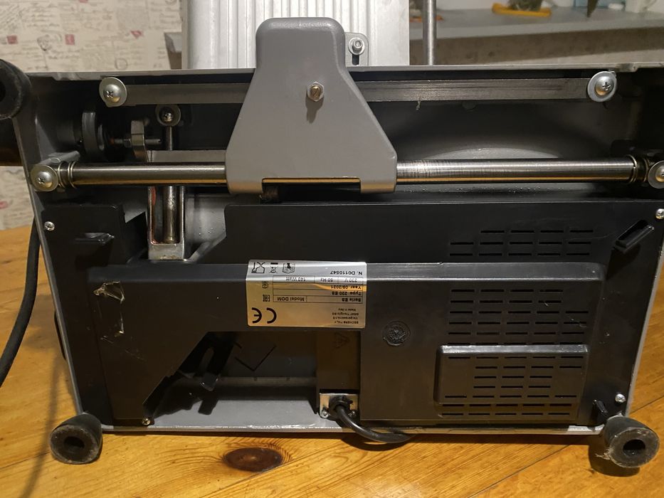 Продам Слайсер beckers