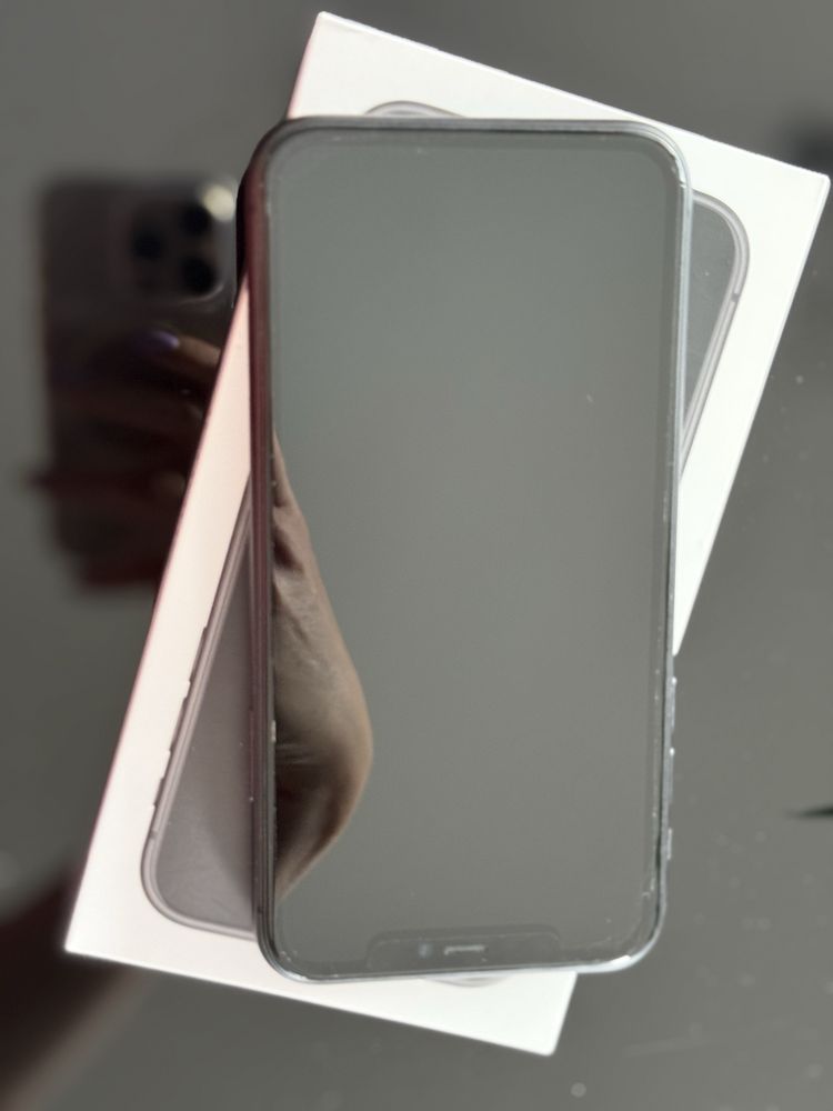 Iphone 11 czarny kabel opakowanie etui ideal