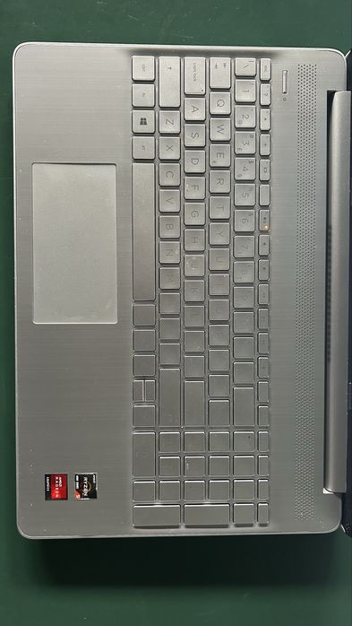 Vendo Laptop HP 15s-eq1xxx