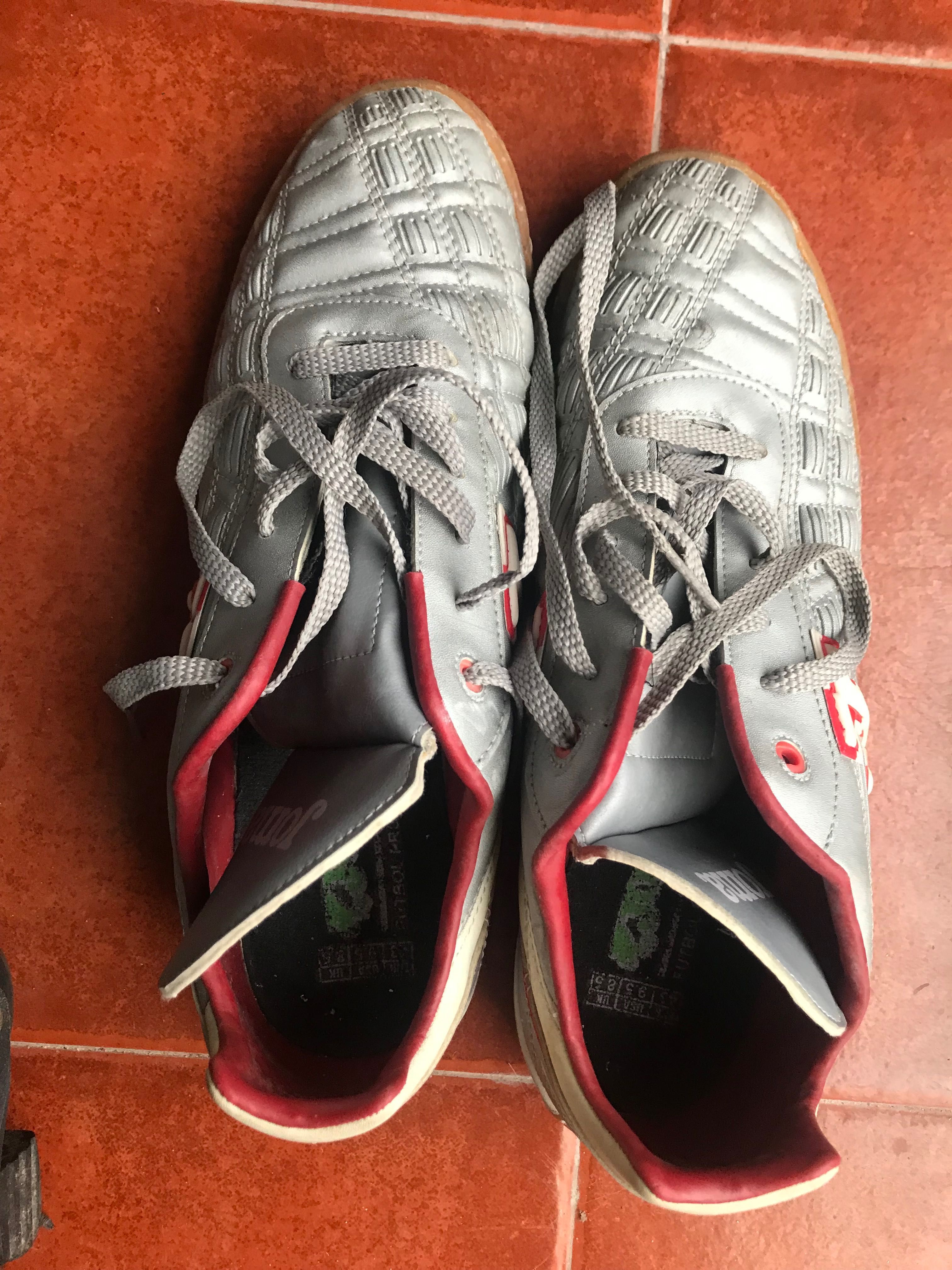 Calçado Desportivo em bom estado