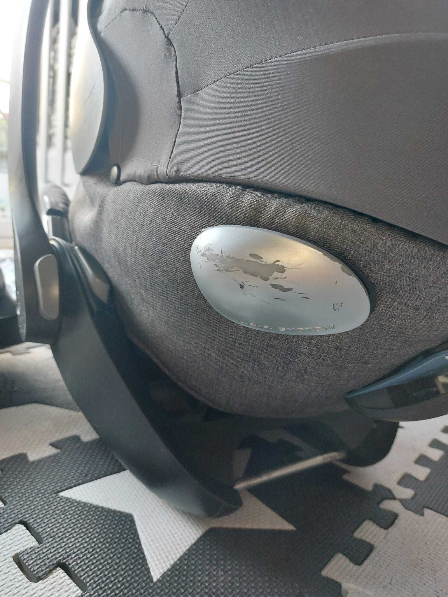 Fotelik samochodowy 0-13 kg Cybex Cloud Q Plus wraz z bazą.