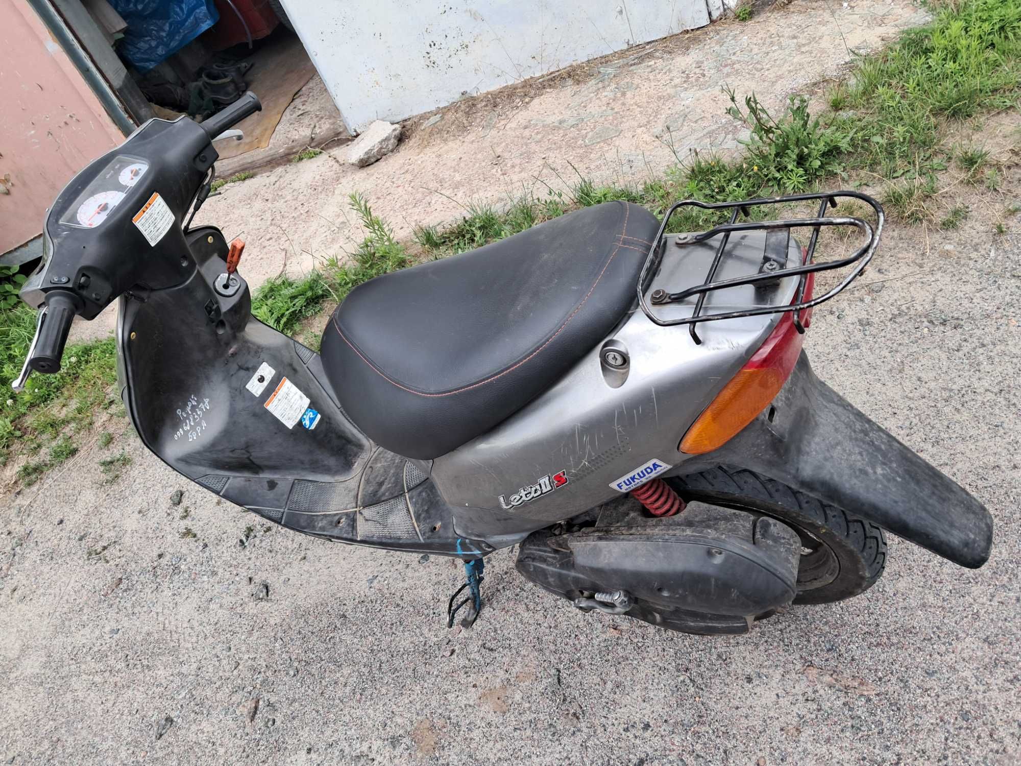 Скутер Suzuki 49 куб/см двухтактний.