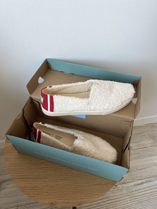 Білі кеди, еспадрильї, балетки, мокасини