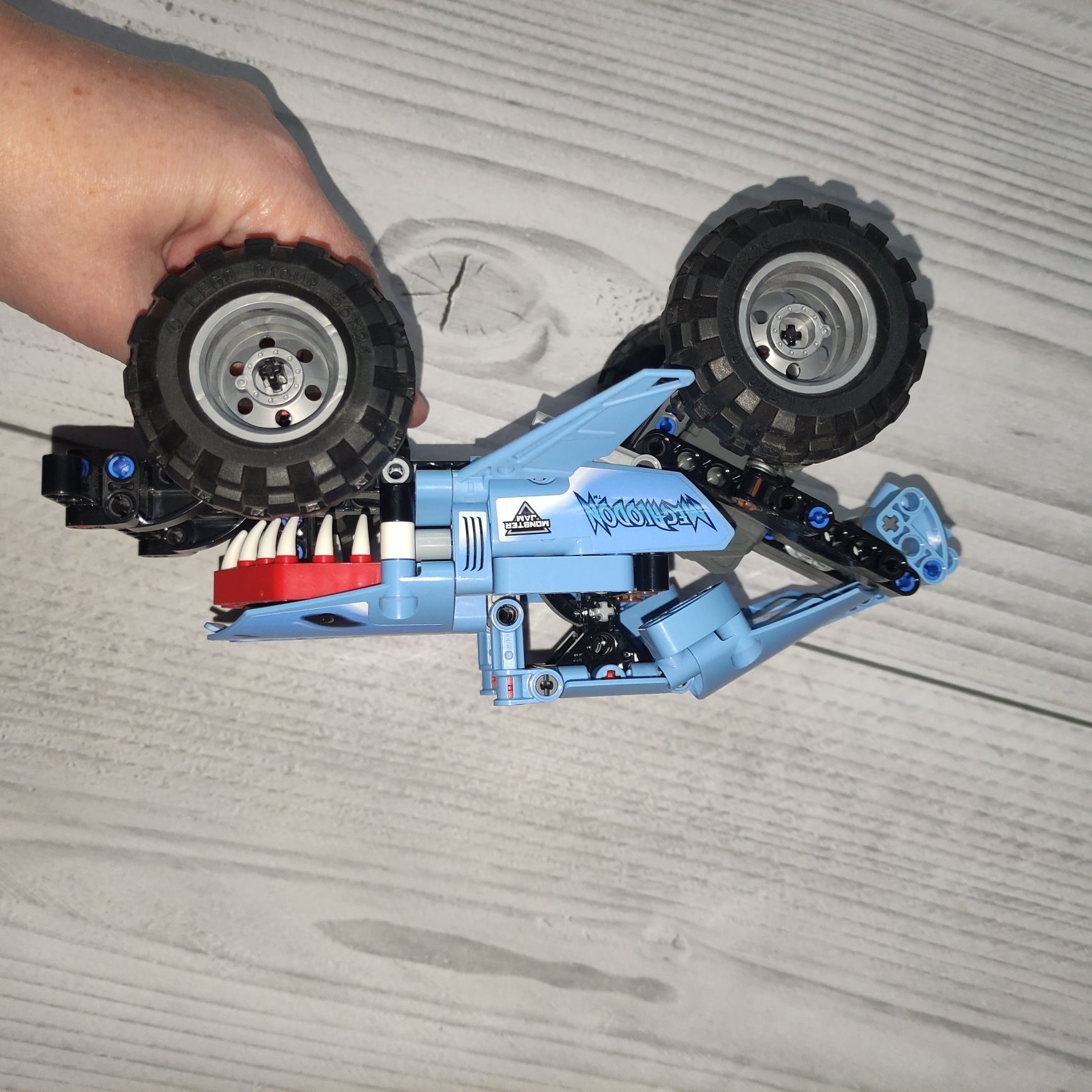 Конструктор LEGO Technic Monster Jam Megalodon