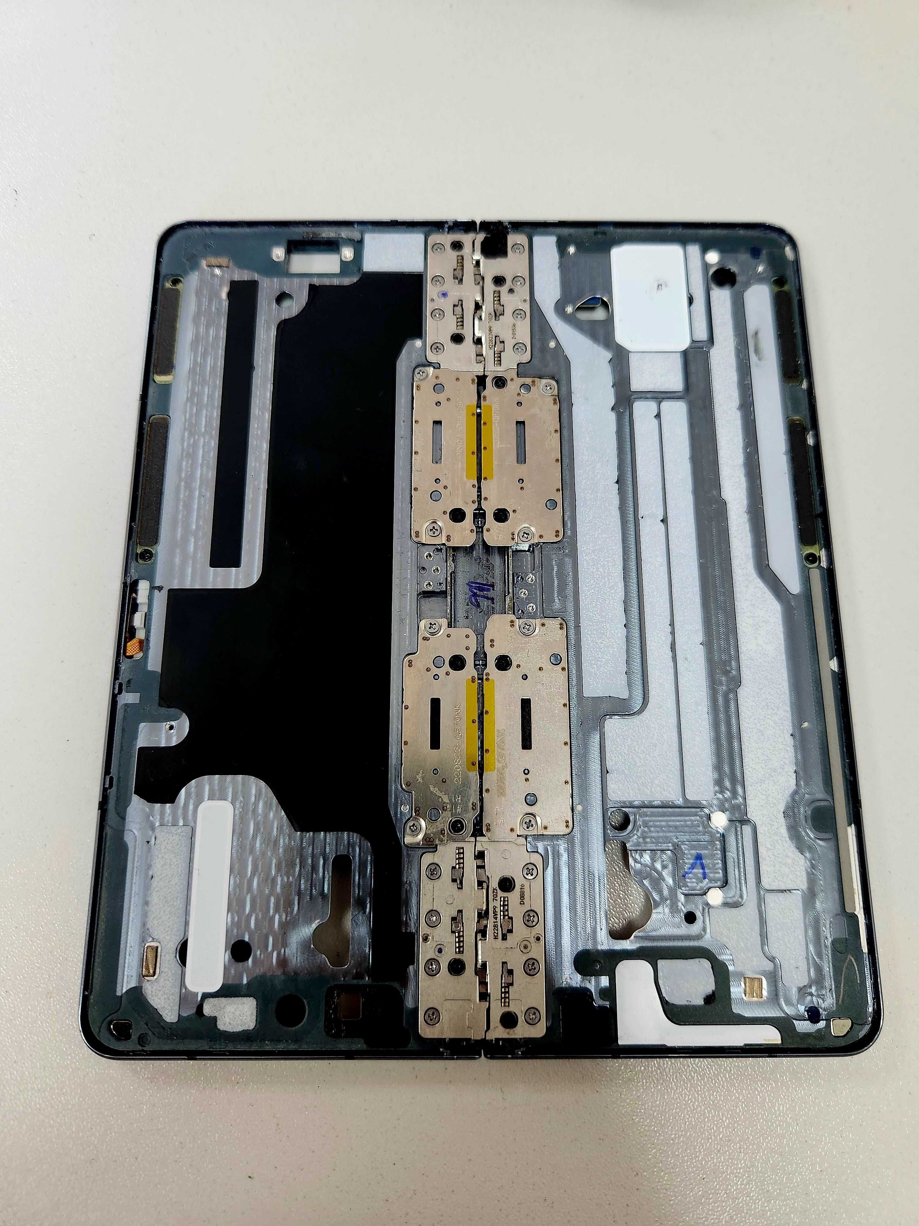 Ремонт дисплеїв Fold 3 f926, Fold 4 f936, Flip 4 якщо не відкривається