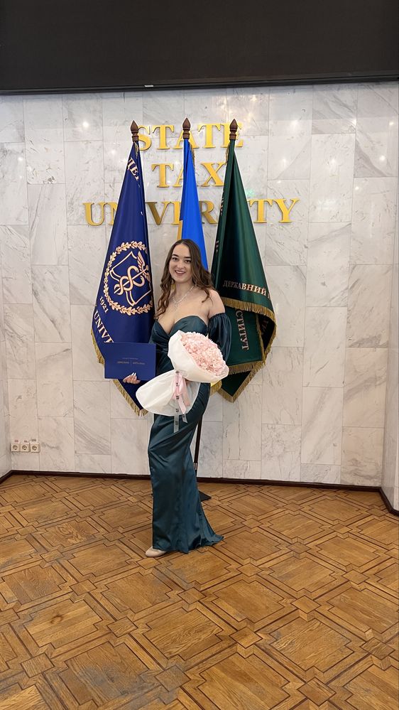 Продам випускну сукню вечірню