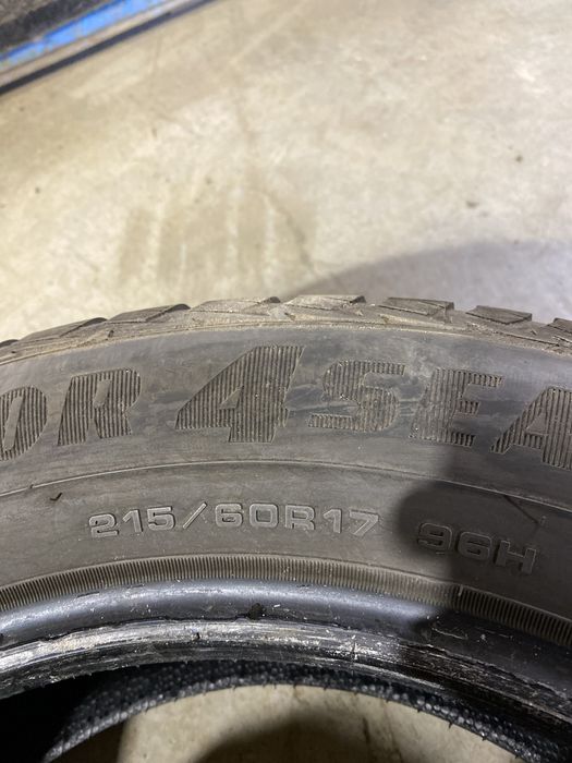 17. Opony wielosezonowe goodyear vector4season 215/60r17 dwie szt