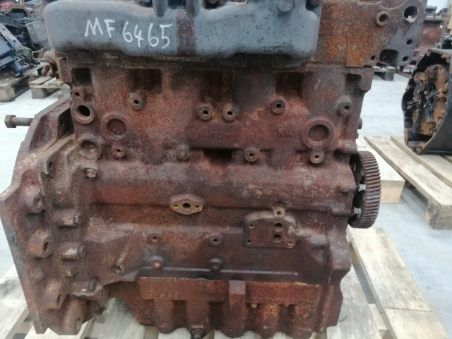 Silnik Perkins 4 cylindrowy do Massey Ferguson 6445 uszkodzony