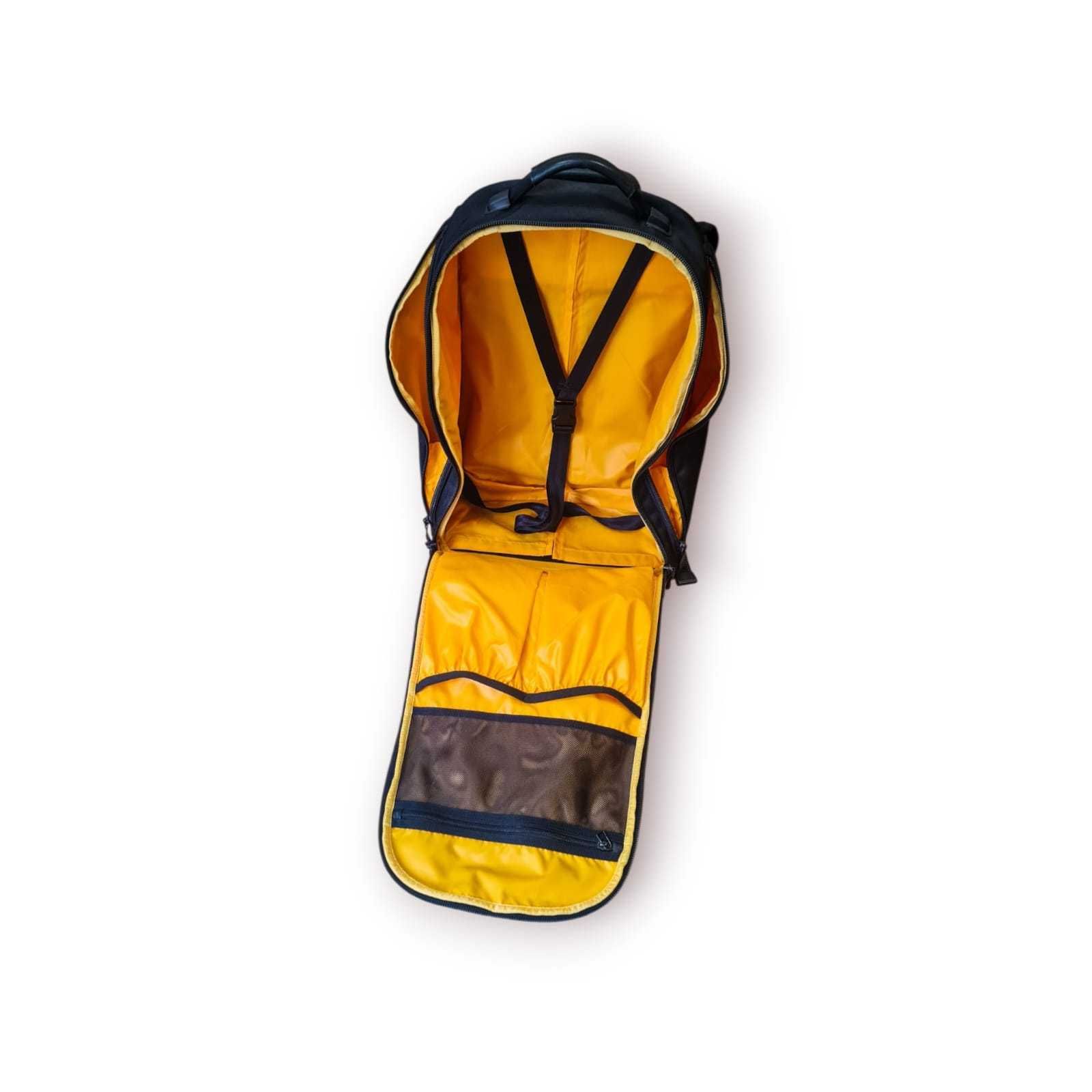 Mochila-Trolley T-Tech by TUMI (modelo 20”) – preta – com TUMI Tracer®
