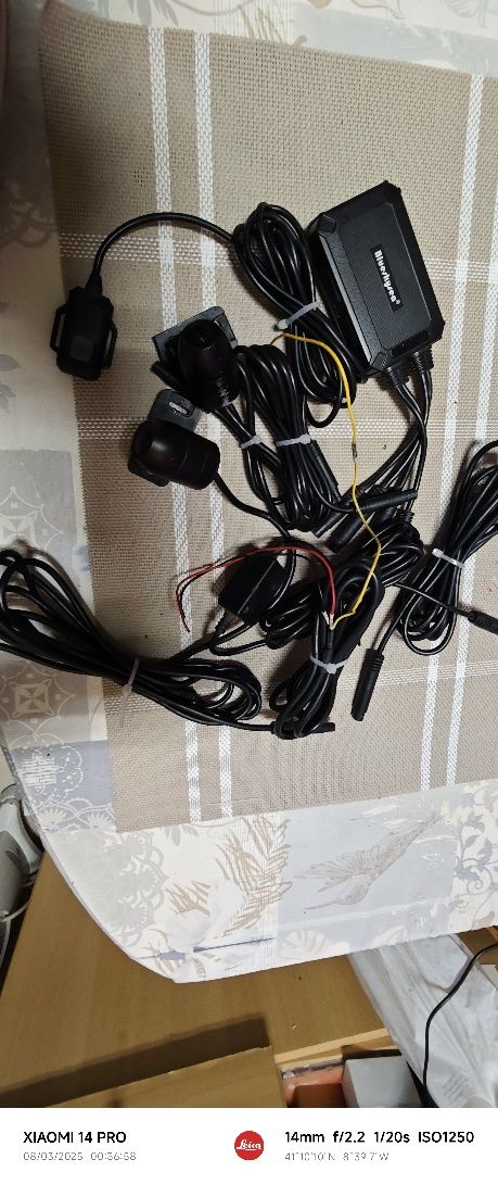 Vendo um conjunto de câmeras