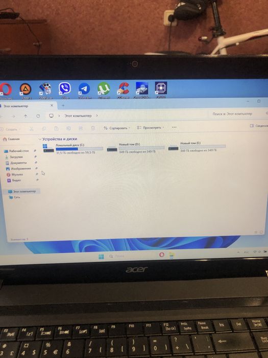 Продам ноутбук Acer i3 озу6 гб ssd60+ hdd750