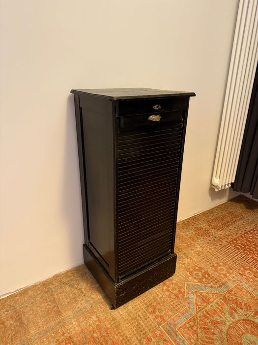 Elegancka czarna szafka/konsola vintage