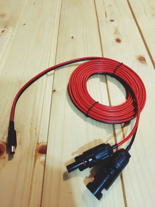 Кабель подключения портативной зарядной станции к солнечной панели