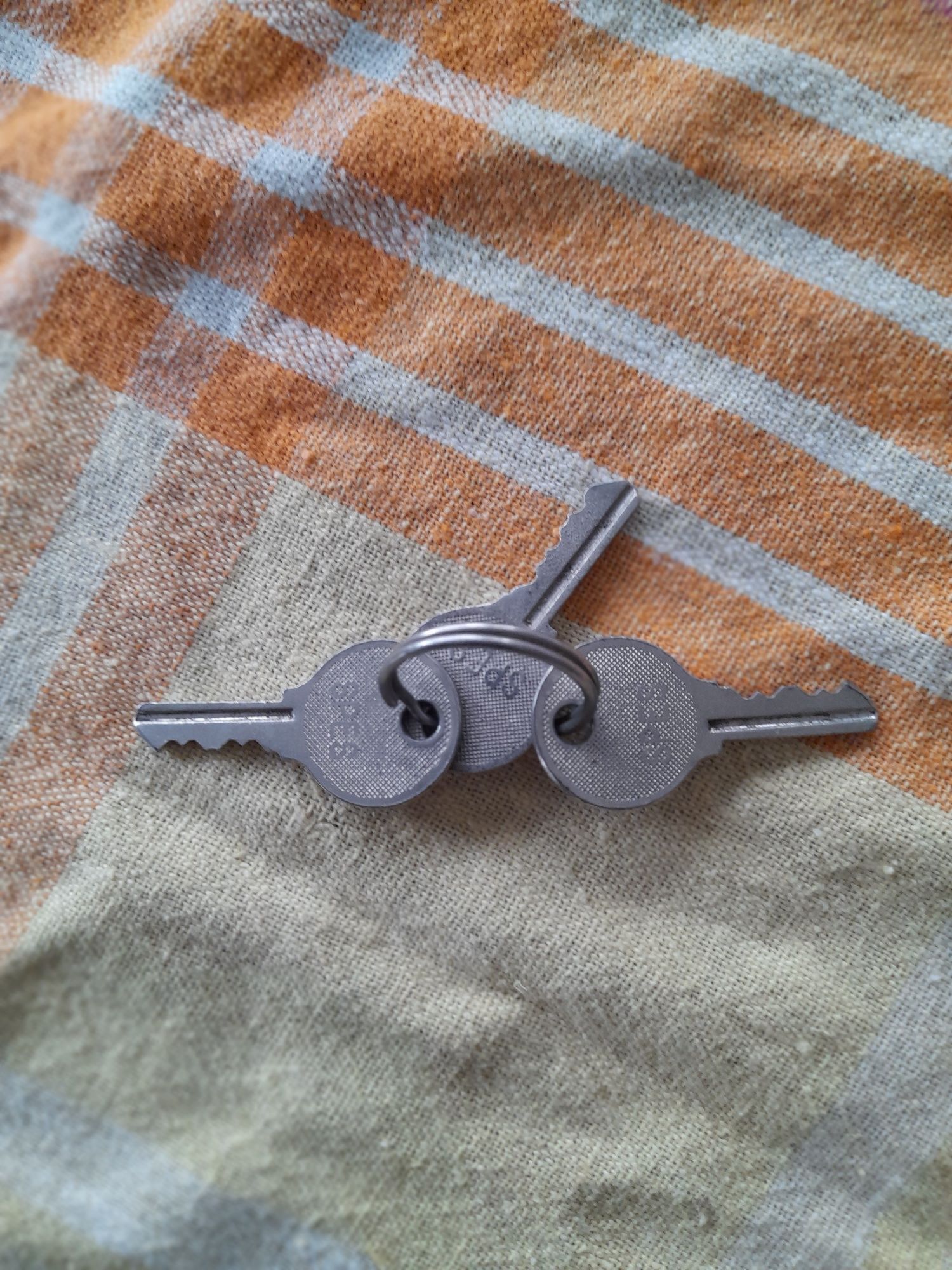 Kolekcjonerskie klucze z PRL-u, klucze stare, klucze, kluczyki, 3 szt.