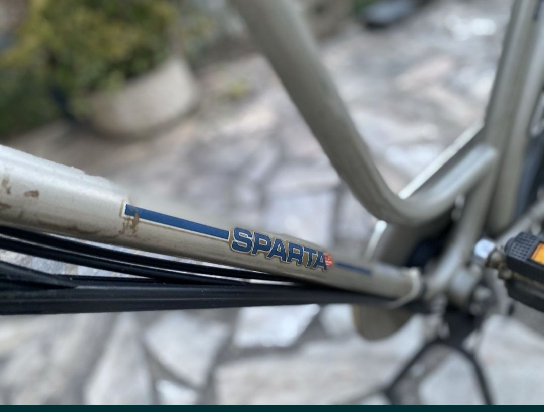 Bicicleta sparta com motor a gasolina de origem