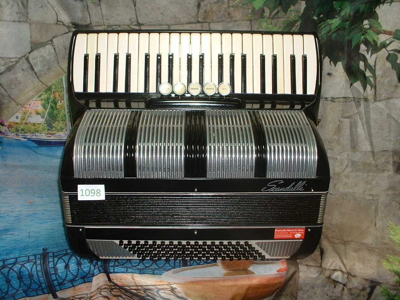 Acordeão Avenda R, .1098