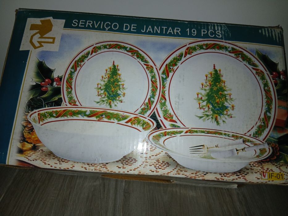 Serviço de Natal - loiça - 19 peças