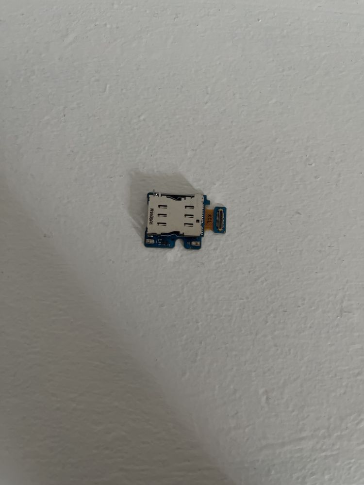 Kieszeń SIM Galaxy Z Fold 3