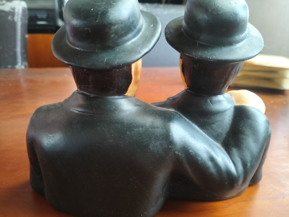 Figura Bucha e Estica